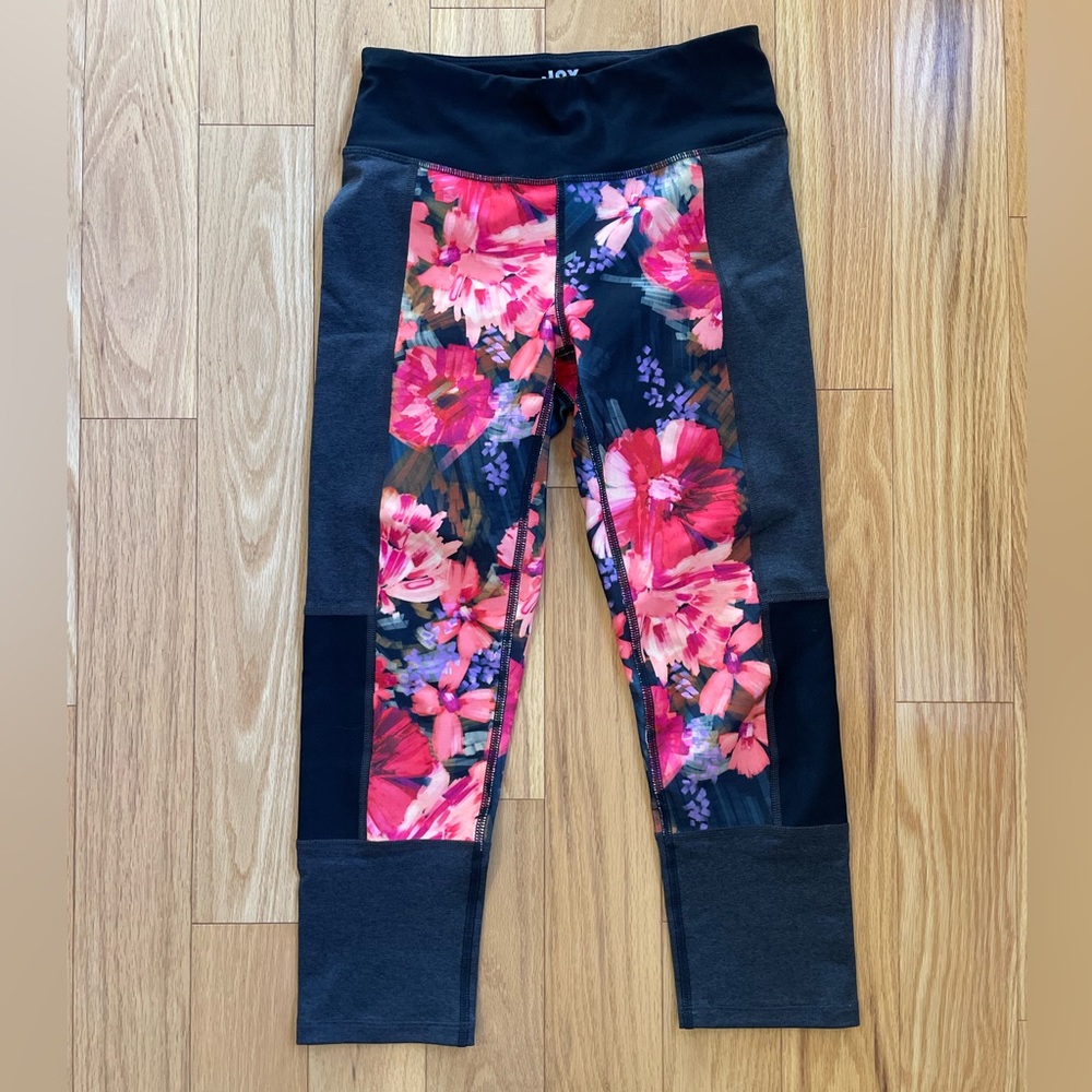 JoyLab cropped floral capri leggings